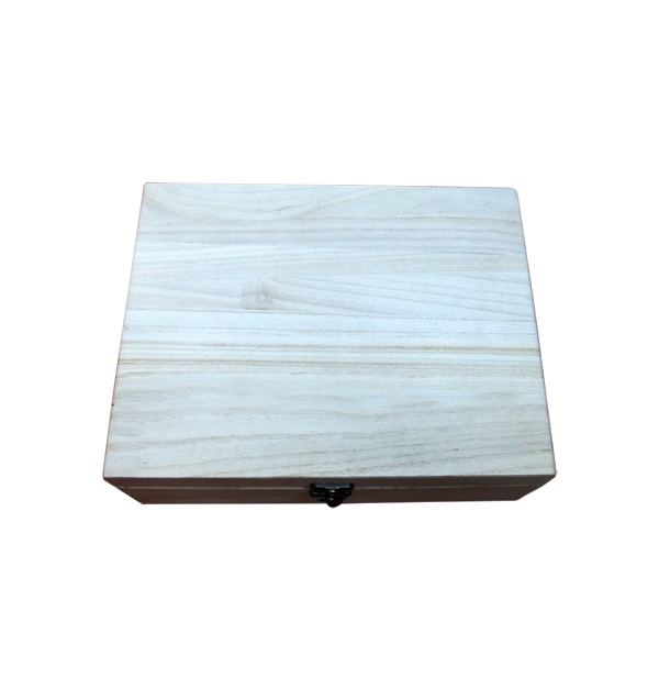 Αλουστράριστο ξύλινο κουτί 