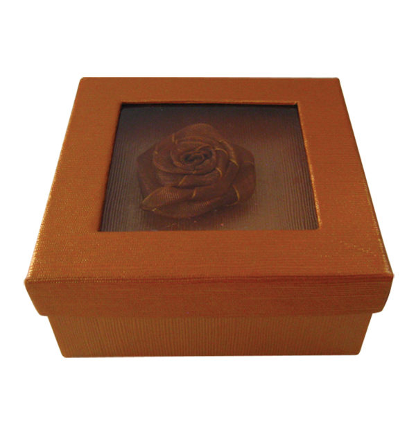 Τετράγωνο χάρτινο καφέ κουτί με λουλούδι [11401142]